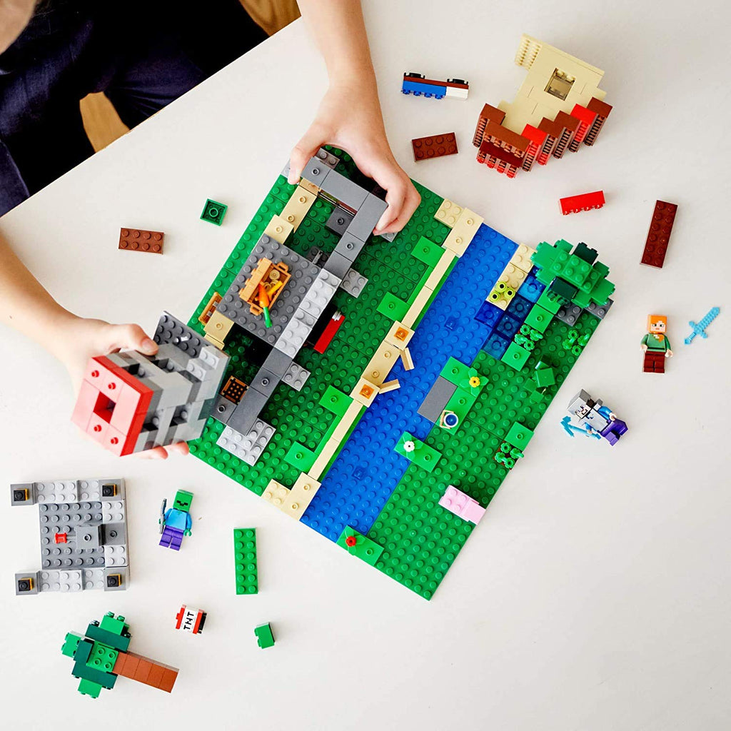 Minecraft Brick Construction Toy and Minifigures 564 Pieces T315