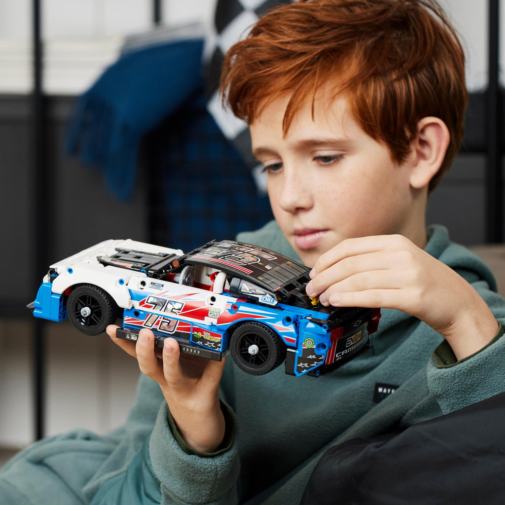 Technic NASCAR Next Gen Chevrolet Camaro ZL1 Model Car Kit J479654